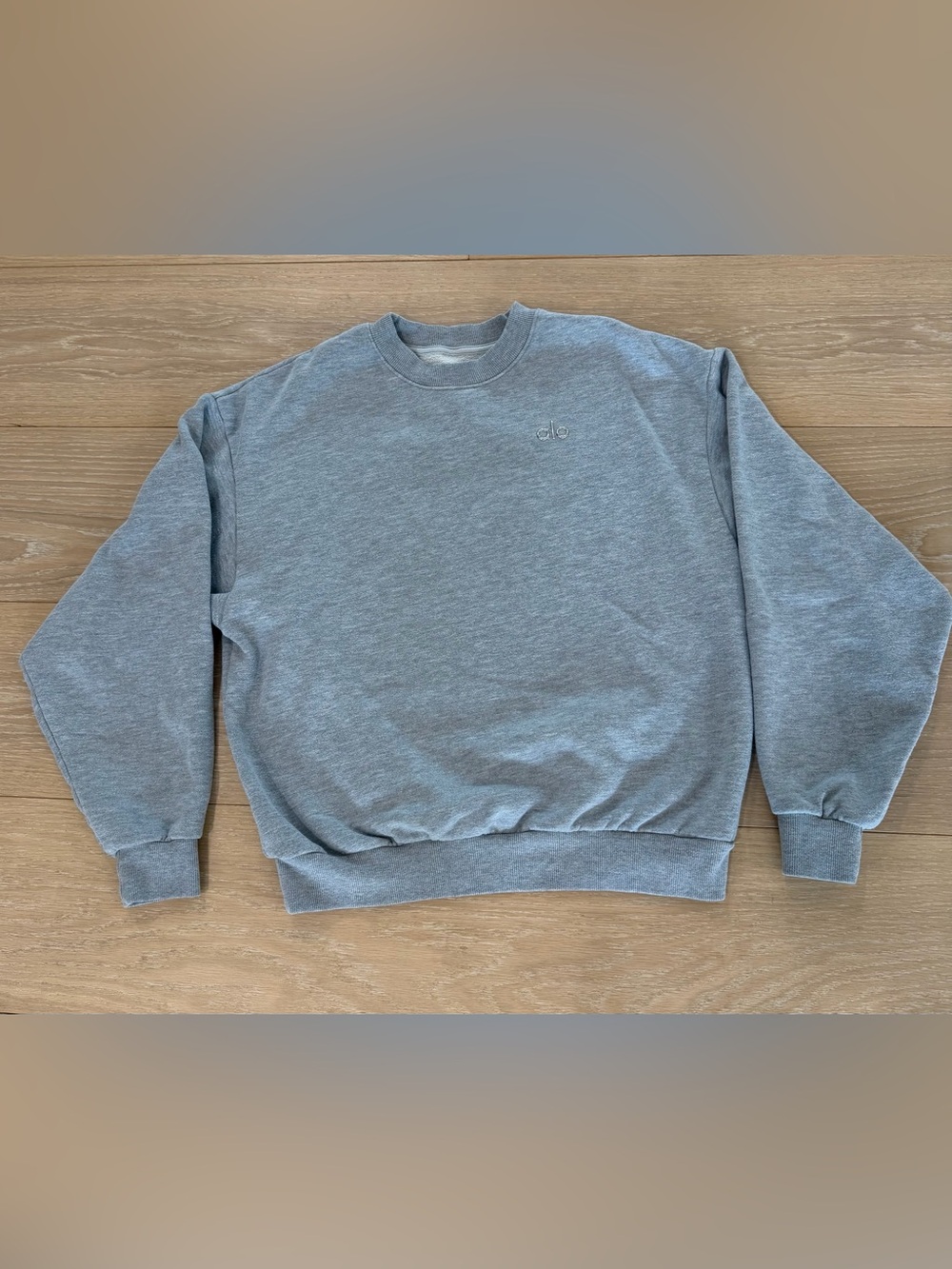 Alo Yoga Accolade Crew Neck Pullover Sweatshirt – Heather Gray – Small
